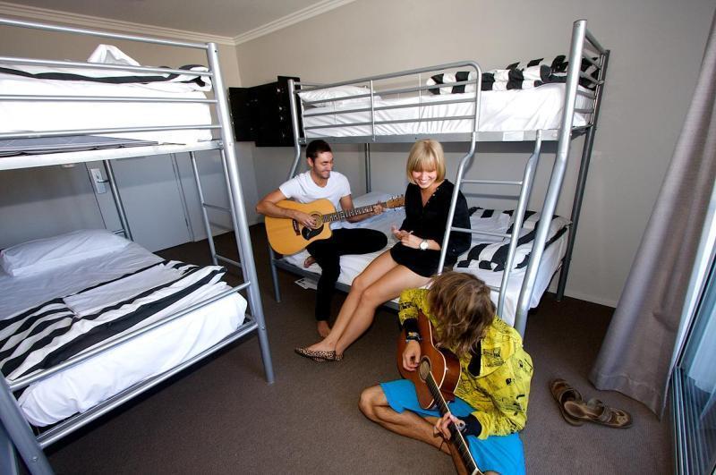 Хостел Nomads Byron Bay Backpackers Екстер'єр фото